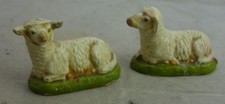 2 alte Krippefiguren Schafe